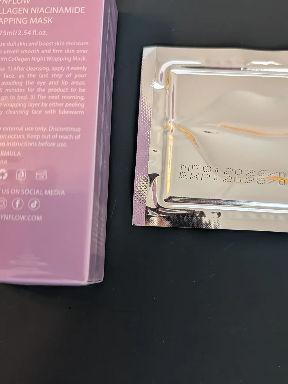 Skynflow Collagen Niacinamide Face Wrapping Mask With FREE Hydrating Lip Mask